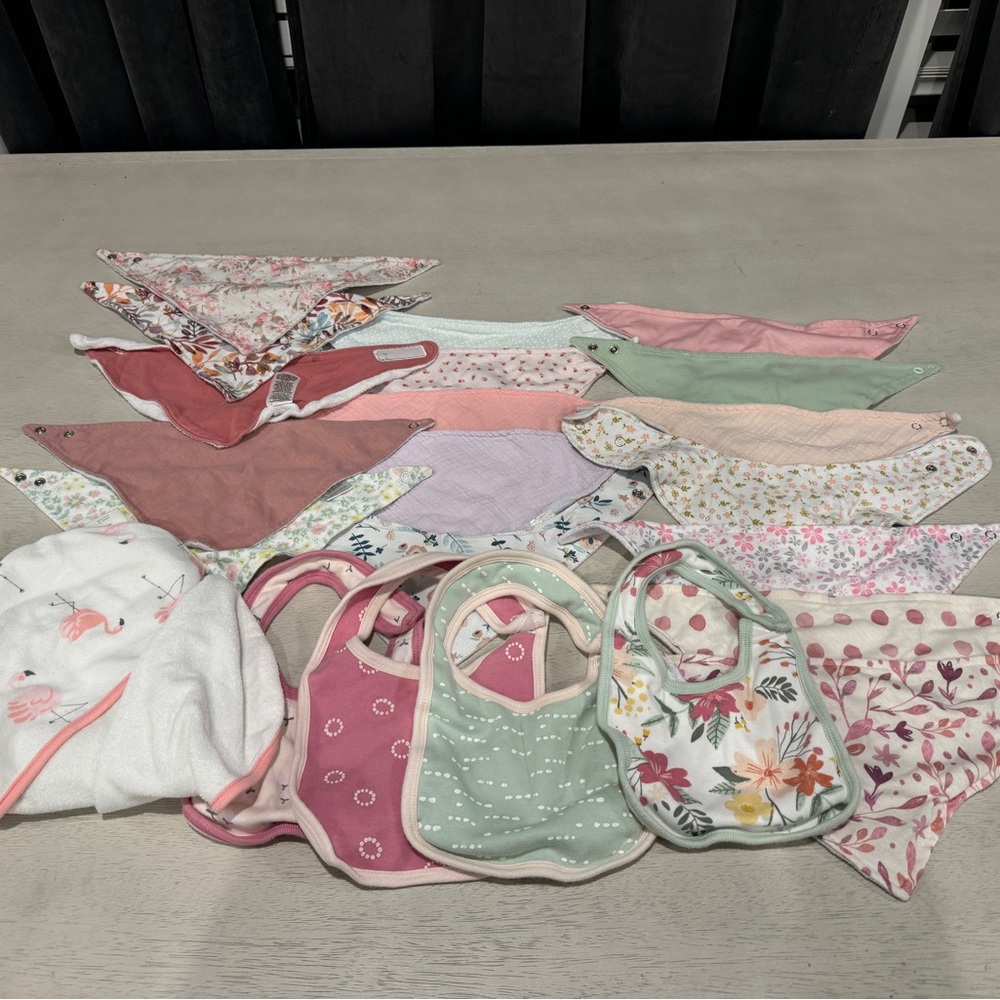 Various bibs in great condition